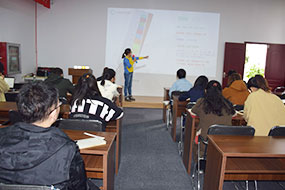 昆山曼彩交通反光貼生產(chǎn)廠家會(huì)議研究產(chǎn)品